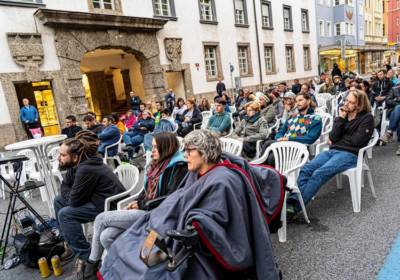„BEZAHLBARES WOHNEN, WIR SIND AUF DER STRASSE!“