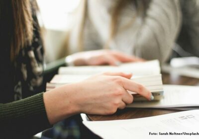 Zwischen Arbeit und Studium